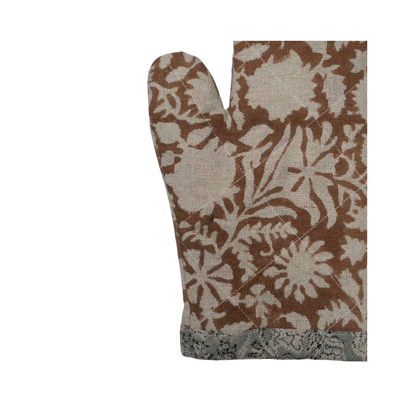 Mbang Oven Mitts and Pot Holder Set