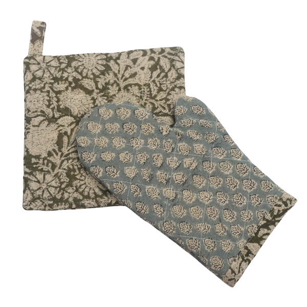 Toyin Oven Mitts and Pot Holder Set
