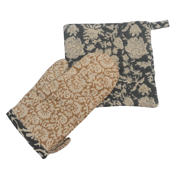 Iniobong Oven Mitt and Pot Holder Set