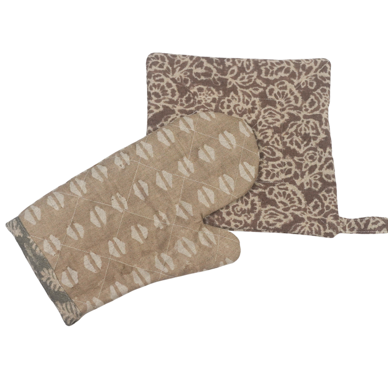 Nkechi Oven Mitt and Pot Holder Set