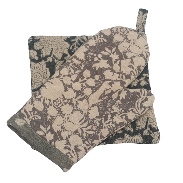Awudu Oven Mitt and Pot Holder Set