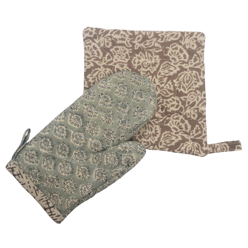 Anietie Oven Mitt and Pot Holder Set