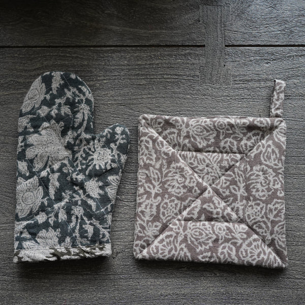 Abasi Oven Mitts and Pot Holder Set