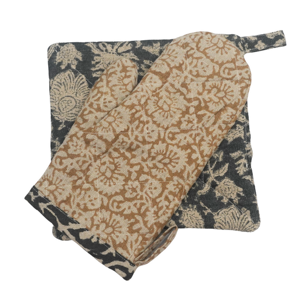 Iniobong Oven Mitt and Pot Holder Set